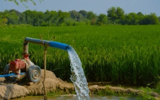 Tipo de bomba de agua de superficie que muestra como sacar agua de un pozo